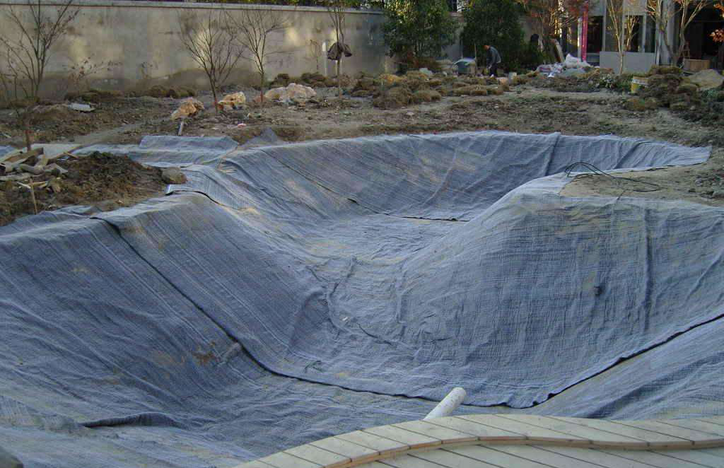复合防水毯防止固体垃圾产生的淋滤液污染
