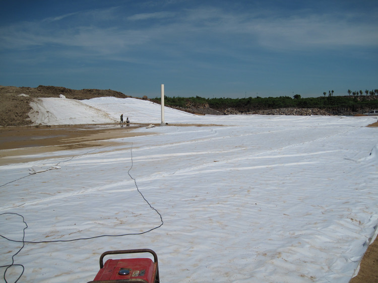 防水防渗施工膨润土防水毯施工环节检测