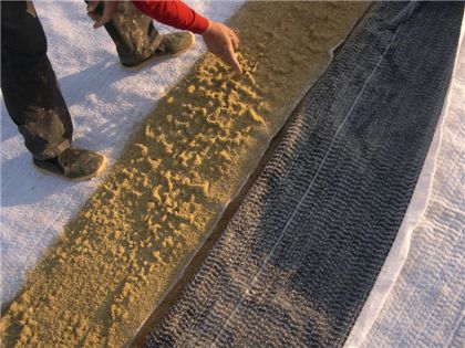 夯实密度达到了85%铺设膨润土防水毯方案