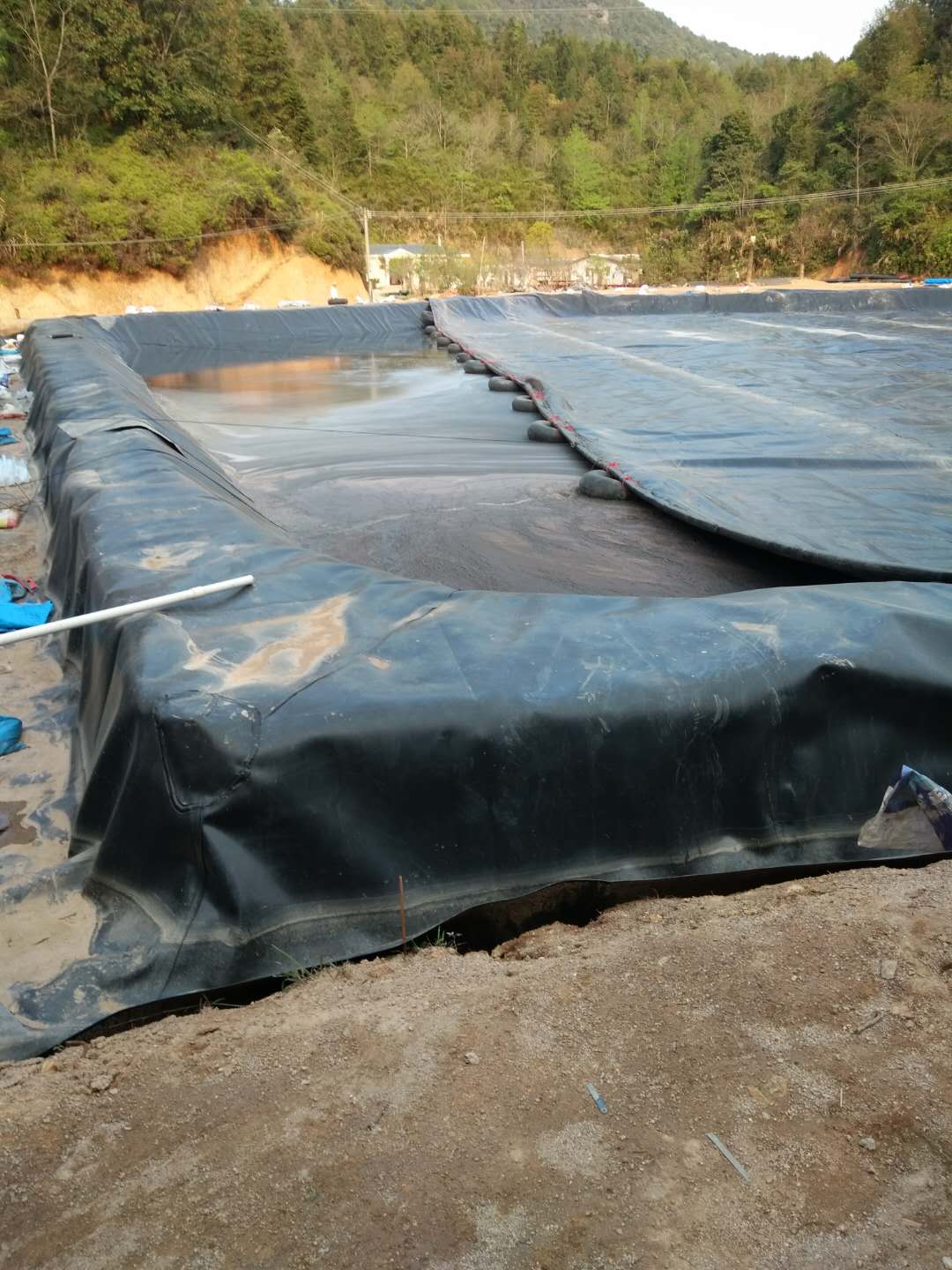 污水蒸发池利用HDPE土工膜防渗一定好吗？