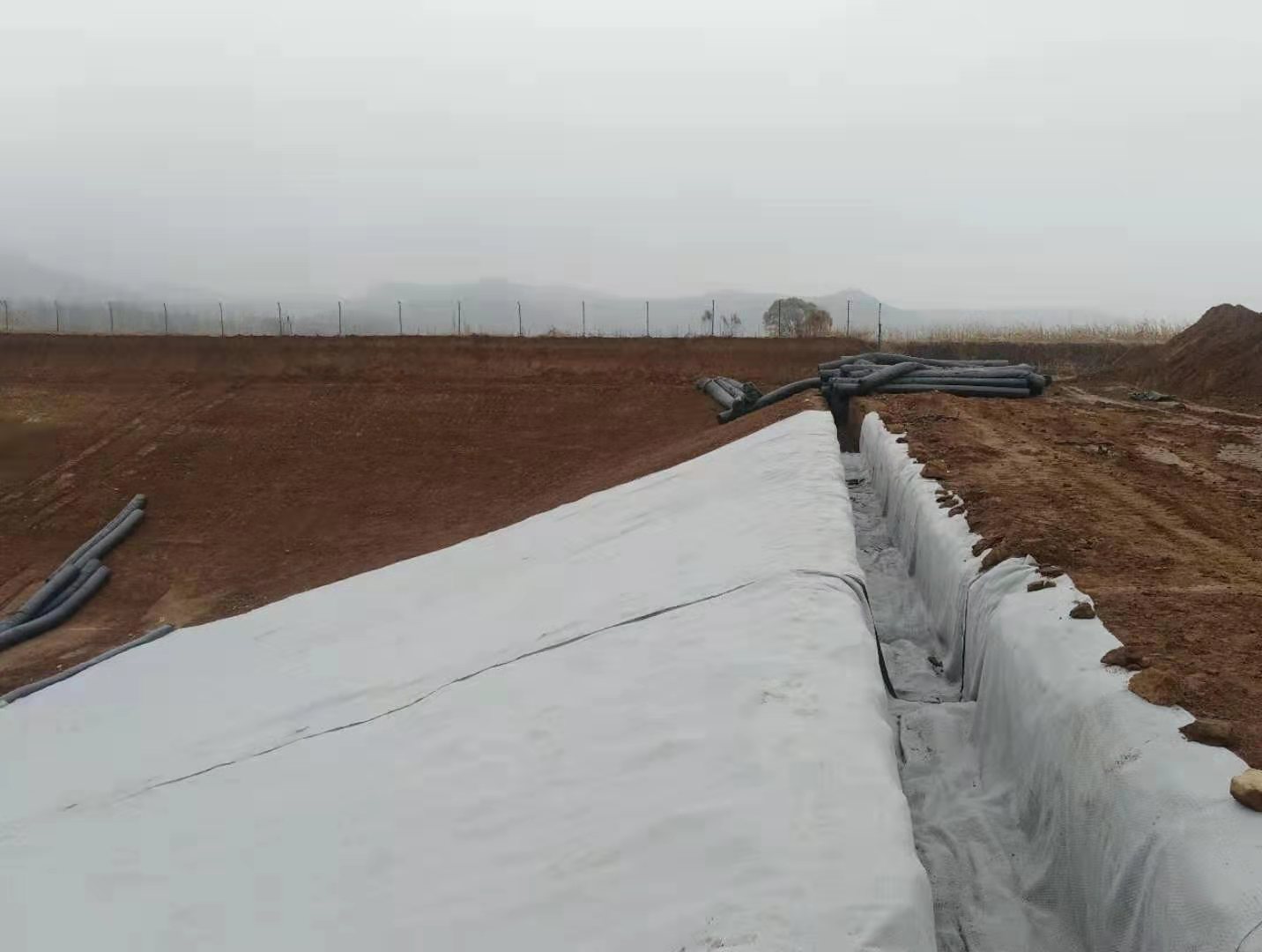 土工膜在水库防渗加固工程中的铺设范围