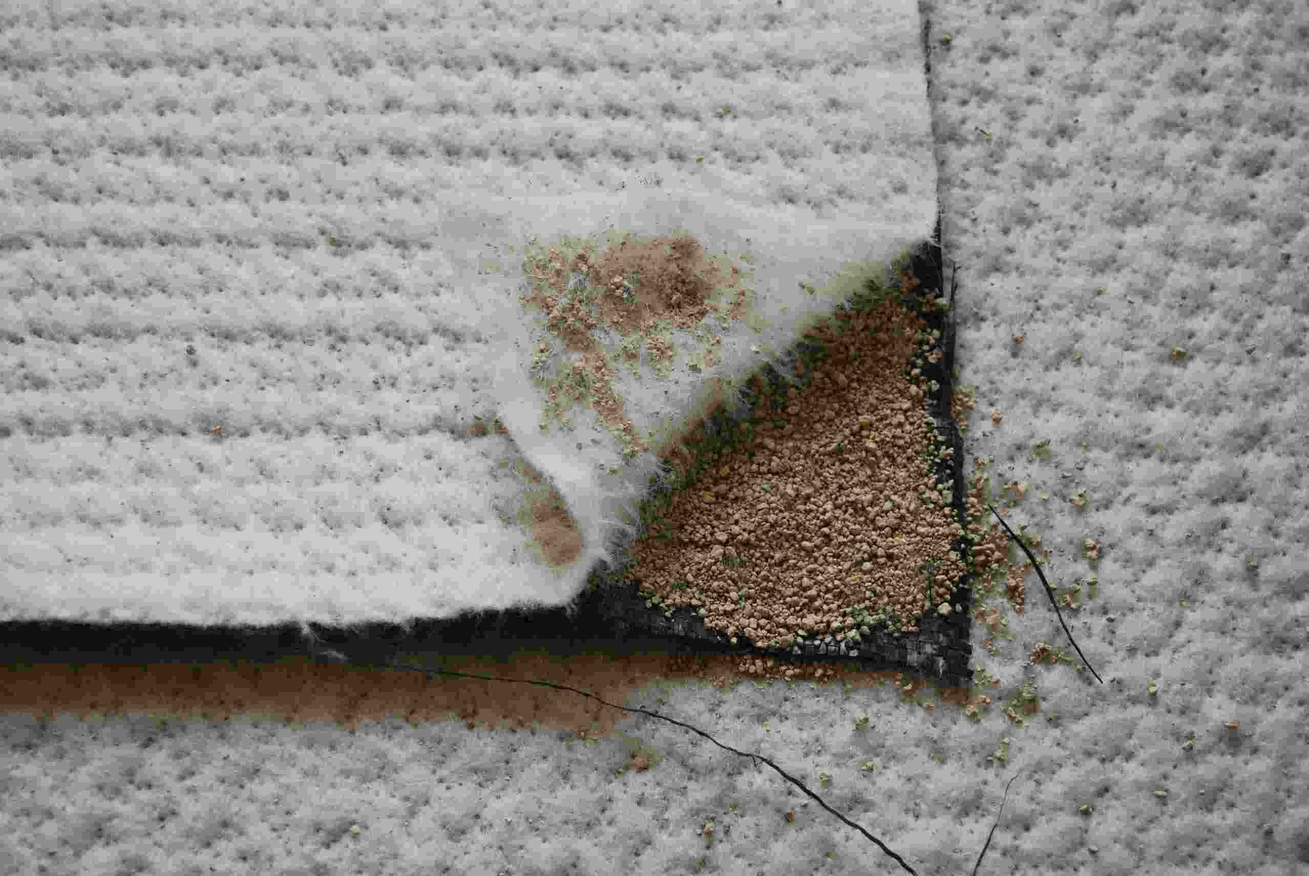 膨润土防水毯是现有防水材料中施工工期最短的